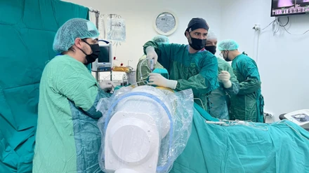 Bel fıtığı ameliyatı oldu, 2 saat sonra yürümeye başladı